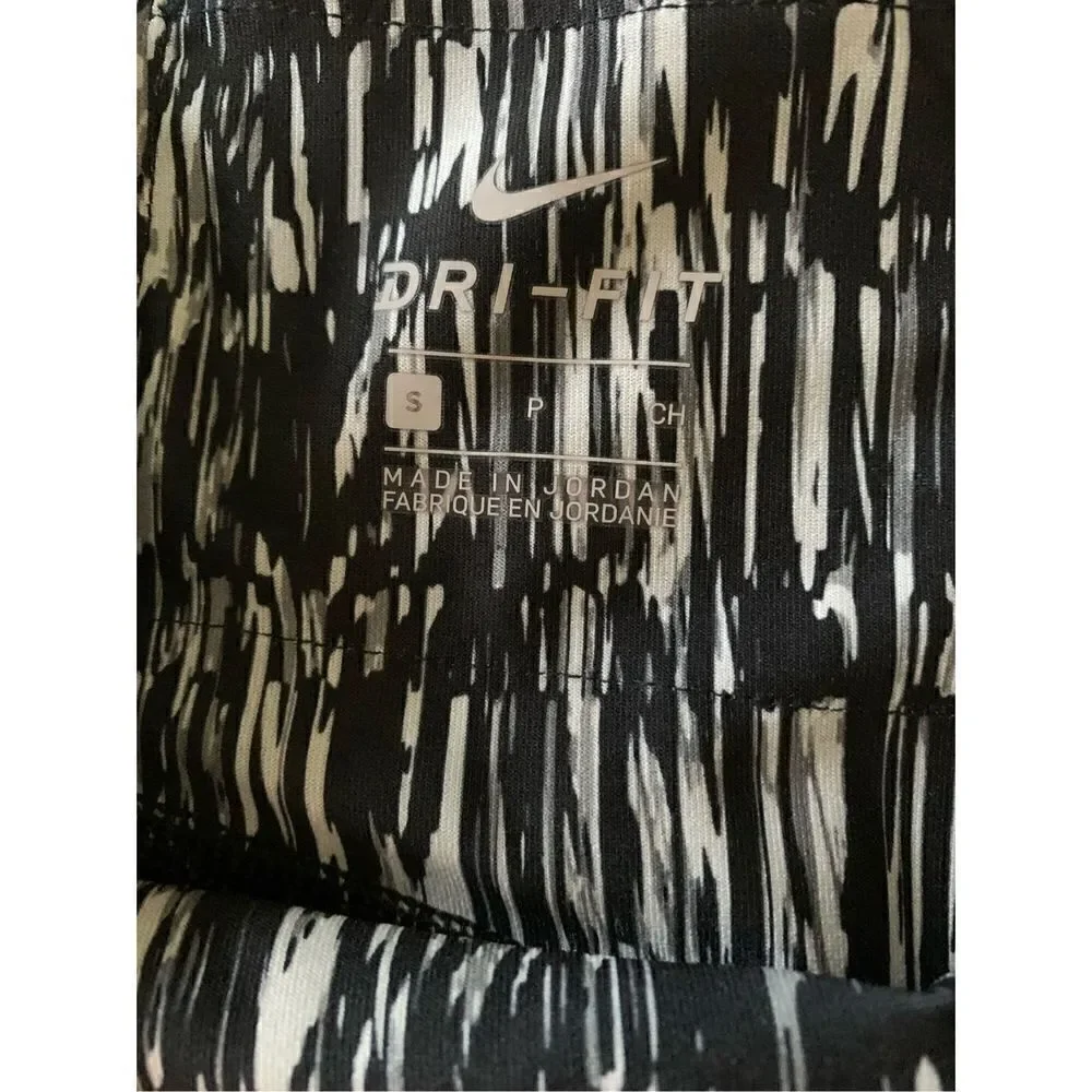 Nike dri-fit capri athletic pants women's size small